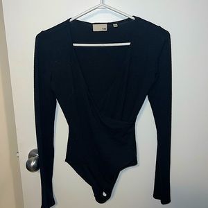 Aritzia Wilfred Free wrap bodysuit